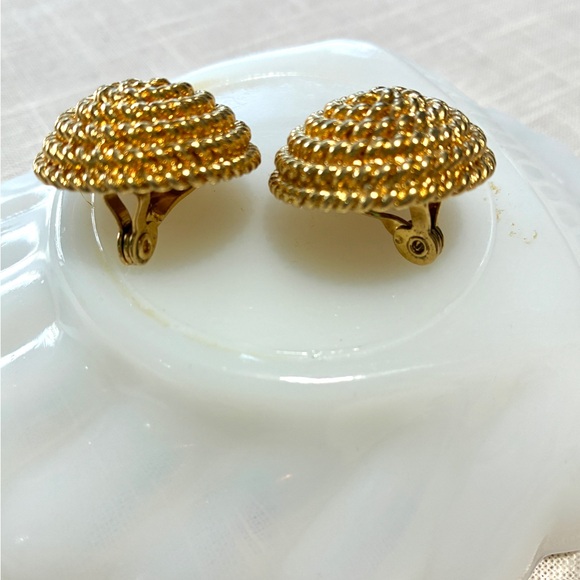 Classic Rope Monet Dome Earrings - Picture 5 of 6